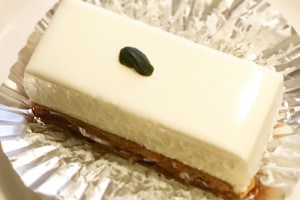 しろたえ,レアチーズケーキ,カットサイズ