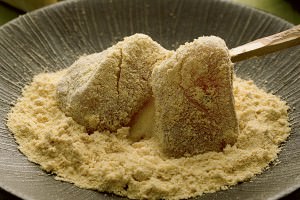 赤坂 青野,赤坂もち