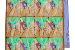 赤坂 青野,赤坂もち