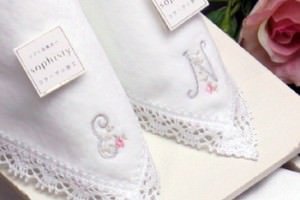 ソフィスティ タオルハンカチ イニシャル ホワイト