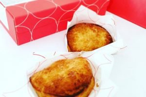 焼きたてカスタードアップルパイ