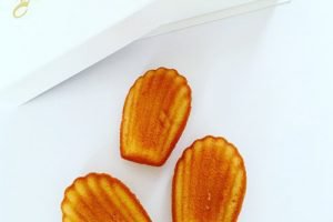 村上開新堂のロシアケーキ