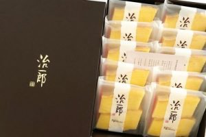 治一郎のバウムクーヘンカット