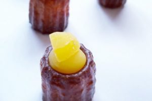 カヌレ堂の季節のカヌレ