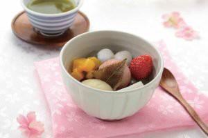 船橋屋のお花見あんみつ