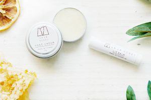 ララハニーのリップクリーム