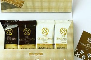 銀のぶどうのＴＨＥチョコレートサンドのアーモンド