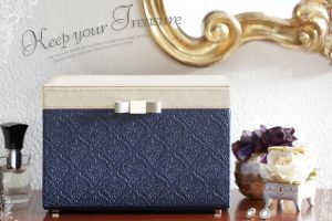 大人可愛いアクセサリーケース