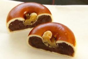 虎ノ門岡埜榮泉の東万頭