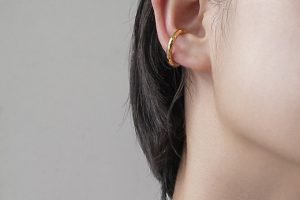 アヤミ ジュエリーのイヤーカフ