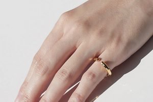 アヤミ ジュエリーのイヤーカフ