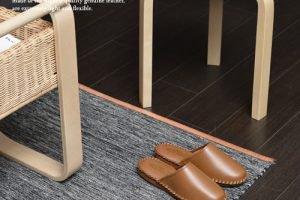 ウィンクルのレザースリッパ