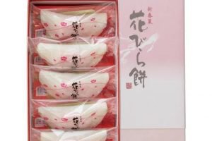 桂月堂の花びら餅
