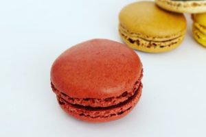 サダハルアオキのマカロン,カシス