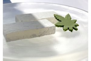 鶴屋吉信の夏越川