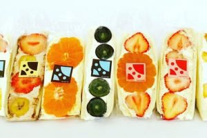 カイカイナのフルーツサンド