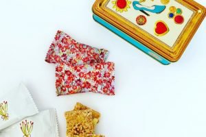 青山デカーボの宝石箱缶