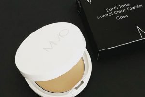 エムアイエムシーのアーストーンコントロールクリアパウダー