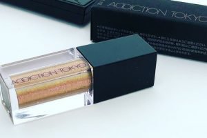 アディクションのリキッド アイシャドウ