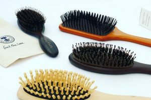 高級なヘアブラシ