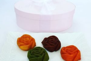 パティスリーモンシェールのバラのフィナンシェ