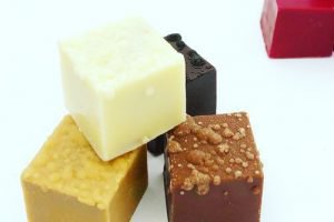 ブボ・バルセロナ,キューブボンボン カタランナッツ