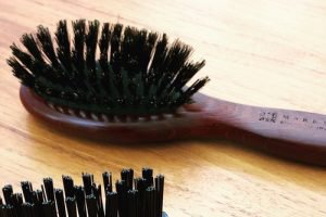 マークスアンドウェブのウッド ヘアブラシ
