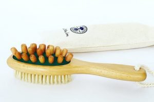 ニールズヤードレメディーズのボディマッサージブラシ