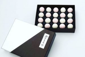 塩芳軒の雪まろげ