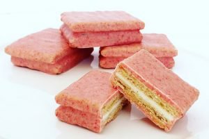 シュガーバターの木のいちごショコラがけサンド