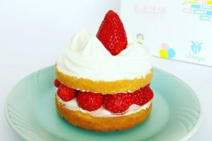 近江屋洋菓子店のショートケーキ