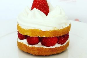 近江屋洋菓子店,苺サンドショート