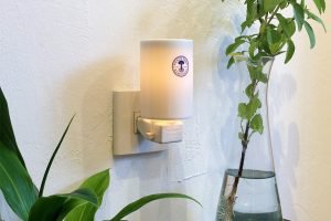 ニールズヤードレメディーズのアロマソケット（コンセントタイプ）