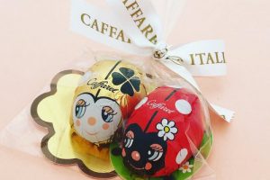 カファレルのチョコレート,包み紙