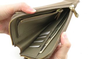 ヴィオラドーロのスマホポシェット