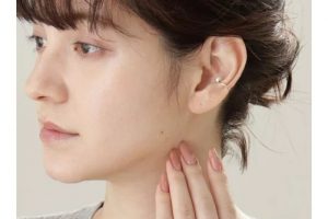 ココシュニックのイヤーカフ