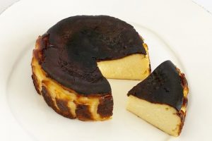 カオリーヌ菓子店のバスクチーズケーキ