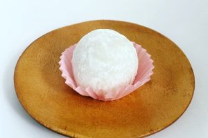 鳴海餅本店のいちご大福（白あん）