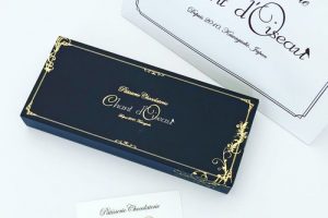 シャンドワゾーのボンボンショコラと紙袋