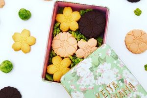 ケイタ マルヤマ　詰合せクッキー缶（SAKURA）