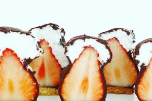 オザワ洋菓子店のイチゴシャンデ