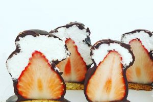 オザワ洋菓子店のイチゴシャンデ