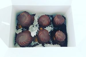 イチゴシャンデが入っている箱