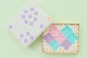 亀屋良長の暦,紫陽花モチーフ