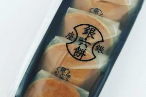 甘楽の銀六餅のパッケージ