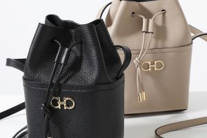 フェラガモのショルダーバッグ