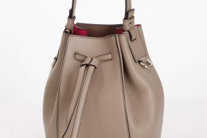 フルラの巾着バッグ