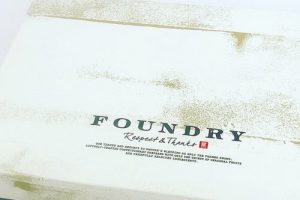 ファウンドリーの焼き菓子の箱