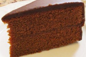 カットしたザッハトルテ