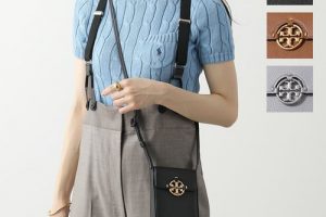 トリーバーチのスマホポーチ